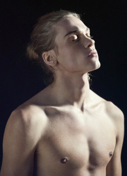 ohthentic:  grabyourankles:  Emil Andersson by Carlos Montilla