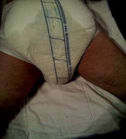thickndry:  I love wetting my diaper from end to end :) Even