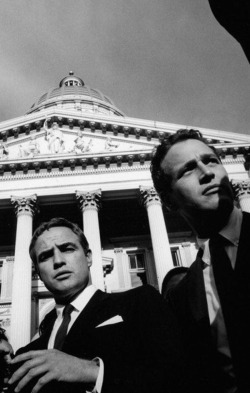 filmloversareverysickpeople: Marlon Brando e Paul Newman ad una