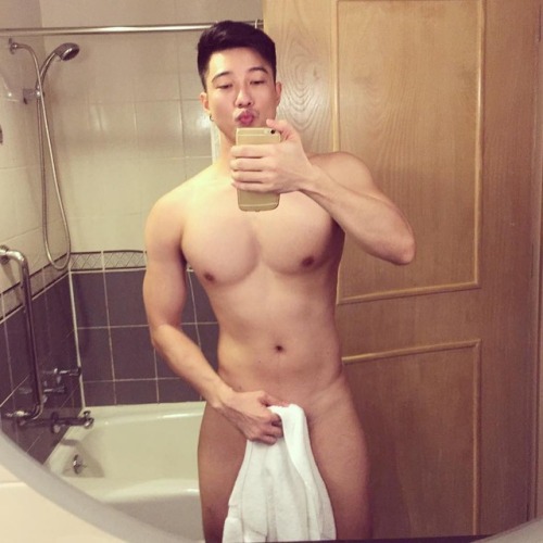 boys-and-popculture:(via HOT VIETNAMESE GUYS On Instagram) 