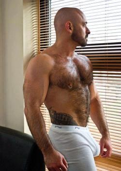 hairygingerman:  wonderful body 