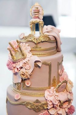 wearmystyle:If the Pink Room were a wedding cake