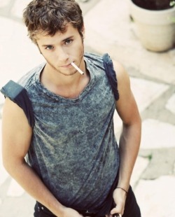 chocolatessencebi:  Jeremy Sumpter