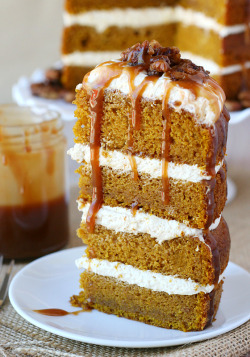 delicious-food-porn:Pumpkin Salted Caramel Cake with Candied