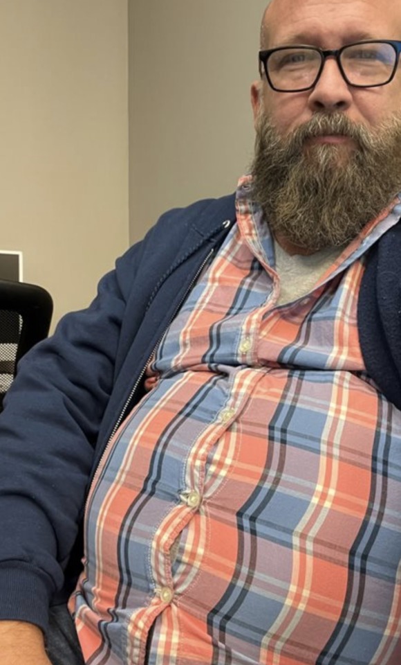 hogdaddy501:Proud hog but needs to be bigger ! ￼@afatsohog
