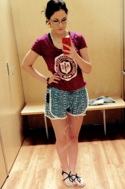 theglittermirror:  Idk if I like this style of shorts or notâ€¦.but