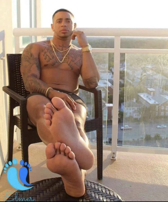 grandepoobah: great feet