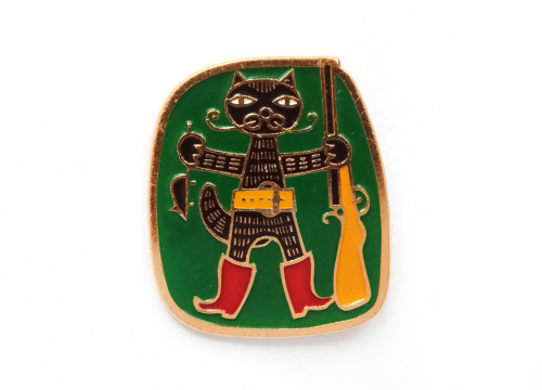 sovietpostcards:Puss in Boots vintage enamel pin