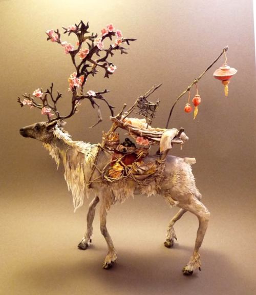 mothpower:  kitsana-d:  wingthingaling:  The phantasmagorical and surreal animal sculptures by Canadian artist Ellen Jewett. Between dream and nightmare, some strange creations born of a symbiosis between organic and mechanical elements, a meeting