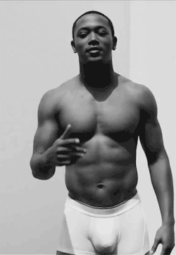 qthefreak:  http://qthefreak.tumblr.com/ 