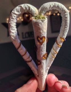welovelegalbuds:  HAPPY VALENTINES DAY FROM LEGAL BUDS