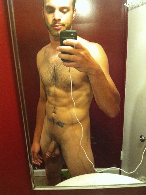 thecircumcisedmaleobsession3:  28 year old straight guy from Lansing, MI