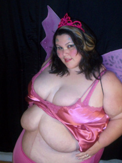 ssbbwsunni:  Follow the blog of SSBBW Sunny, a sexy XXL fat girl