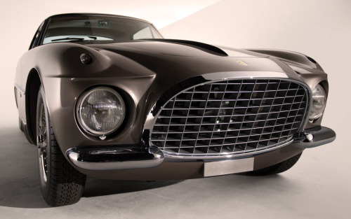 carsthatnevermadeit:  Ferrari 250 Europa Coupe, 1953, by Vignale. Just 22 250 Europa Coupes were ever built, 18 by Pininfarina and 4 of these Michelotti-designed Carrozzeria Alfredo Vignale models. This one is to be auctioned by R M Sothebys in New York