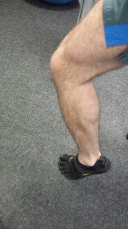 andrew-fit:  Last week my leg day was not a good one. And really my legs haven’t done much in 2 months so I didn’t update. I had a good leg day today so these are legs. And calves. My calf photos need work.