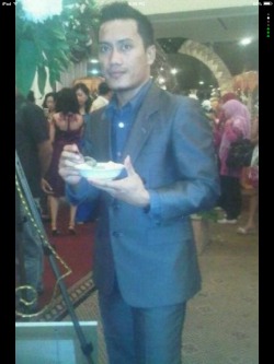 isseymiyaki2014:  ~Abg lazat, sedap di cicah roti gardenia..