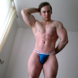 tightgearguys:  This set has a guy in bulging in all the right