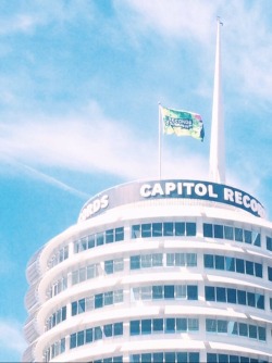 bri3395:  5SOS flag and banner on the Capitol Records building