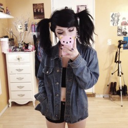 sadprincesa:  ponytails make me feel cute 