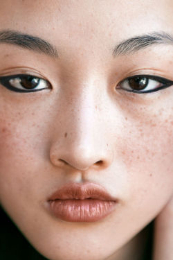 thebeautymodel:  Jing Wen by Tom Newton for Into the Gloss Jing