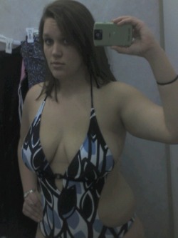 Submit your own changing room pictures now! cleavage for days