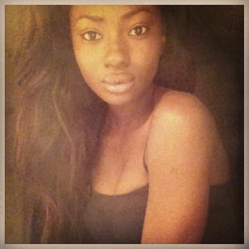 Rachel (Angleterre/England)Itâ€™s always a pleasure to end the week with the beautiful and perfect of a wonderful lady!Go follow her tumblr : http://cocoaamaduah.tumblr.com/Links: More Black Girls /Â More British GirlsÂ  / All Girls . 