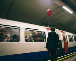 worldstreetphotography:  joshuabrathwaite:  The Boy and The Balloon 