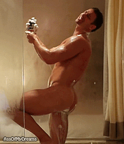 assofmydreams:  Bryan Hawn in the shower lathering up his big