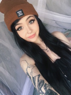 horrorcutie:  hi pals 