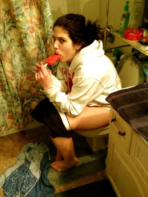 dimitrivegas:  toilet girls