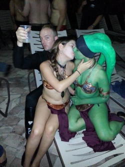 txas:  xxgeekpr0nxx:  This guy is clearly winning!  Jabba’s