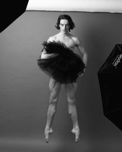 exguyparis:  Sander Blommaert -   Elmhurst Ballet School - photo