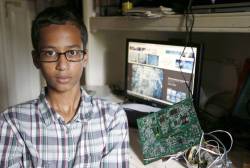 ehmzee: assangistan:  MUST Read & #JeSuisAhmed: Irving 9th-grader