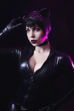 cosplay-ladies:Catwoman by Vasiliell https://goo.gl/pAi7Pv