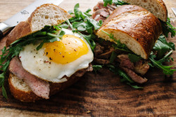 do-not-touch-my-food:  Steak and Egg Sandwich   Yummy