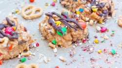 jerryjamesstone:  No Bake Peanut Butter Confetti Bars http://cookingstoned.tv/recipe/bake-peanut-butter-confetti-bars/