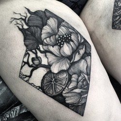 thightattoos:  Tattoo by Kelly Violet done at Parliament Tattoo