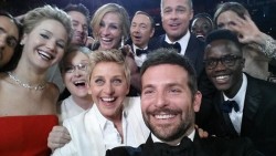 beyseybey:  twelvefresh:  LoooooL - The Ellen Oscar Selfie Parody