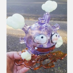 thatsubiegirl:  lolwhatisajdm:  weedporndaily:  Koffing up a