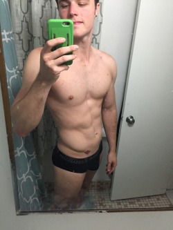 guyswithiphones-nude:  Guys with iPhones http://ift.tt/1bHkUpB