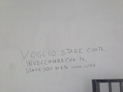 pezzodicieloo:  Le scritte belle sui muri della scuola.
