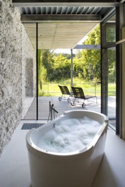 cjwho:  Jodlowa House, a Stunning Glass House in Krakow by PCKO