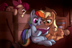 dysfunctionalequestria:Dash Reads by GSphere D’aww~! <3
