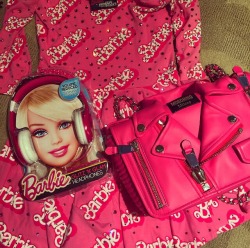 paris hilton posted this:( moschino n barbie party, i want, cry💖