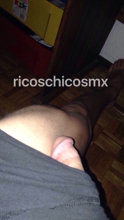 kakoyquepasa:  ricoschicosmx:  Gustavo M 20 años heterosexual CDMX  Lo hago gay