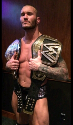 alyssafigz:  Randy Orton  Such a beautiful sight! *.*