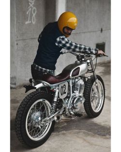 caferacerpasion:  🏁 caferacerpasion.com 🏁 Suzuki GN250