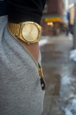 pyrex-bitches:  ayunggee:  ayunggee  Want this watch! 