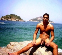 theconsolidator:  Follow The Consolidator. 