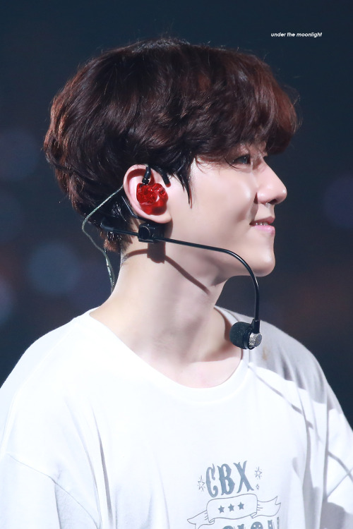 happybbh:  under the moonlight | do not edit